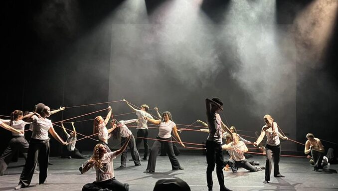 lycée MOM danse.jpg